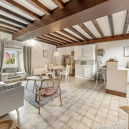 Lovely In Tremblay With Kitchen Feriehus Les Portes du Coglais
