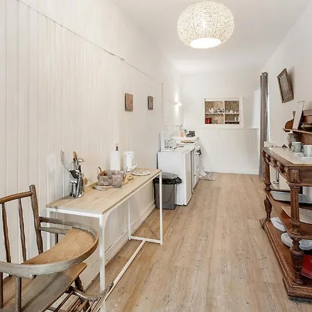 Lovely In Tremblay With Kitchen Feriehus Les Portes du Coglais